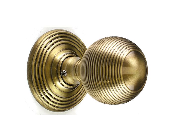 Queen Anne Style Reeded Pattern Door Knobs Antique Brass Lacquered G Johns And Sons 2971